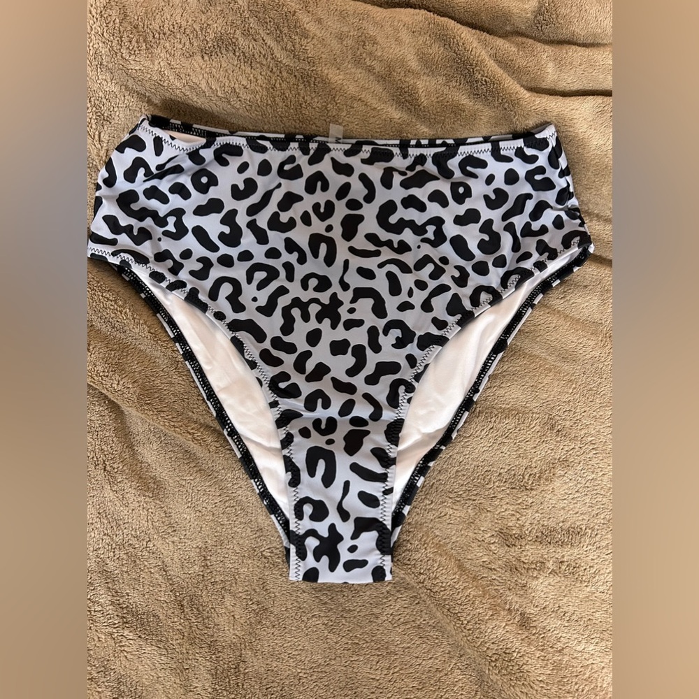 Leopard Bikini Bottoms (Surf Shop)